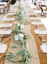 Tennessee Farm Wedding From Brooke Boling Read More Http Www Stylemepretty Com 201 Burlap Wedding Table Burlap Table Runners Wedding Rustic Burlap Wedding