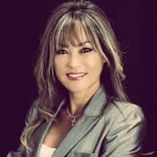 Erin Thornton's Instagram, Twitter & Facebook