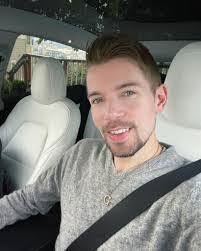 Joshua Keech's Instagram, Twitter & Facebook