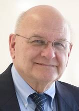 Dr. Mike McKenzie receives College of Pharmacy Outstanding Alumnus Award »  College of Pharmacy » University of Florida