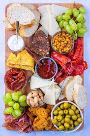 Here's everything you need to know to pull off an easy and casual dinner party. Easy Tapas Platter Hungry Healthy Happy
