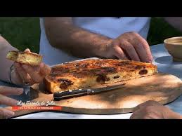 Recette Gouere Bourbonnaise De Monique Les Carnets De Julie Les Gateaux Au Fromage Youtube Les Carnets De Julie Recette Gastronomie