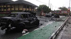 Berita terkini kereta meluncur ke laut kota warisan terengganu. Kereta Meletup Bawa Mercun Bola Metrotv