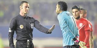 Referee wilmar roldan decided to disallow a goal for uruguay's jonathan rodriguez after being adviced by var colleagues. Wilmar Roldan Sera El Arbitro Del Partido Venezuela Vs Peru En La Copa America 2019 Copa America Brasil 2019 Futbolred