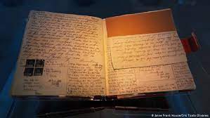 Los amigos convencen a otto para que publique el diario y, el 25 de junio de 1947, het achterhuis (conocido en español como el diario de ana frank) es publicado en una edición de 3.000 ejemplares. Erinnerungskultur Das Neue Anne Frank Haus In Amsterdam Kultur Dw 23 11 2018