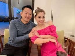 Thời gian gần đây, ca sĩ lương minh trang và đạo diễn hoàng xuân vinh (vinh râu) luôn sánh bước đến các sự kiện làm dấy nên những câu hỏi về mối quan hệ của cặp đôi. Sgqbccjrrwxhhm