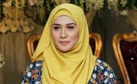 Pasangan ini dikurniakan seorang anak lelaki bernama adiel mikael yang dilahirkan pada oktober 2018. Niena Terkejut