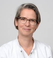 Ärzte und Stationsleitung