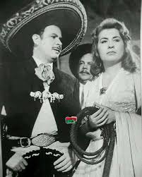 🎤✨ Antonio Aguilar y Lola Beltrán: Una de las parejas más icónicas de la música mexicana ✨🎤 La relación laboral entre Antonio Aguilar y Lola Beltrán fue una de las más destacadas