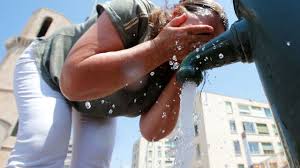 Printemps des sciences 2004 faculté des sciences les mesures de temperature a partir de l'espace applications à la surveillance des lacs de nuit i = kcpρ l'inversion du contraste des températures entre l'image de jour et l'image de nuit s'explique par le phénomène de l'inertie. Rues Desertes Et Piscines Surchauffees Dans Un Sud Accable Par La Canicule L Express