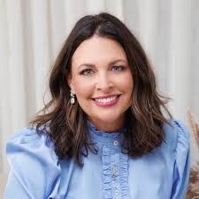 Diana Drury's Instagram, Twitter & Facebook