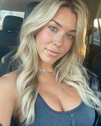 Rosemary Palumbo's Instagram, Twitter & Facebook