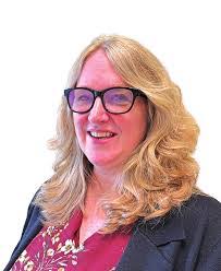 Joyce Peach's Instagram, Twitter & Facebook