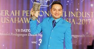 Boy iman atau nama sebenarnya noruliman a rahman juga menerima gelaran pada tahun yang sama. Saya Hanya Mampu Tergelak Sahaja Boy Iman Diisytihar Muflis