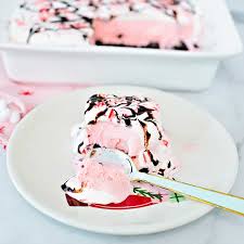 I scream for ice cream! Peppermint Ice Cream Cake Recipe Quick Simple Delicious Helloyummy