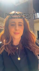 When it comes to nutrition…misinformation, fads and confusion are rampant.  These are the top things I’m NOT falling for as a registered dietitian +  Mom. Happy to do a part two with my favorite things.