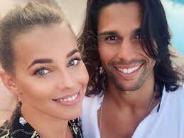 Jun 09, 2021 · ivana mrazova, modella di origine ceca ed ex gieffina, ha commosso i fan con una lettera dedicata al padre zdenek scomparso ad aprile.a restarle accanto nel dolore c'è anche il fidanzato luca onestini, vincitore del grande fratello e suo compagno da quei primi momenti condivisi all'interno del reality di canale 5. Luca E Ivana Rinunciano A Pechino Express Crisi Lo Spiffero Di Chi