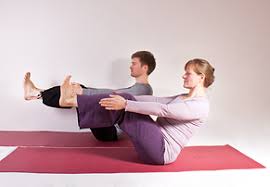 Yoga mitte ist neben hilfsmitteln spezialisiert auf bücher, die vom iyengar yoga institut in berlin (yoga mitte verlag). Benefit Yoga Kraft Aus Der Mitte