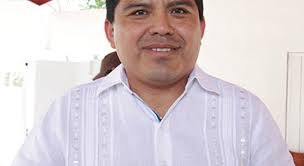 Recibe David Balam medalla Iberoamericana de Fundación Honoris Causa