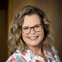 Amy Mackenzie's Instagram, Twitter & Facebook