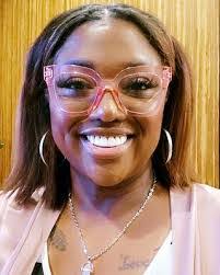 Traci Benton's Instagram, Twitter & Facebook