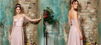 Dalle tinte forti ai pastelli romantici, l'importante è fare una scelta raffinata e adatta alla propria personalità. Abiti Da Sposa Colorati 2020 In Un Arcobaleno Di Eleganza
