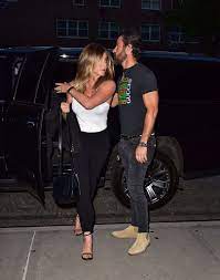 Jennifer aniston thought first love actor. Jennifer Aniston S Date Night Go To Is A Summer Staple You Already Own Jennifer Aniston Jennifer Aniston Style Jennifer Aniston Photos