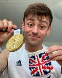 Maybe you would like to learn more about one of these? Olympiasieger Tom Daley Strickt Sich In Die Herzen Seiner Fans