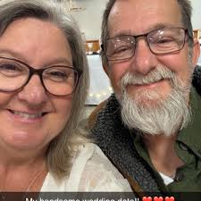 reaching weight loss goal with new jeans