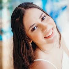 Diane Pimentel's Instagram, Twitter & Facebook