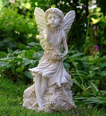 Garden Decoration Figures For Your Unique Garden Design Decoration Design Figures Garden Unique Feengarten Gartenstatue Gartenengel