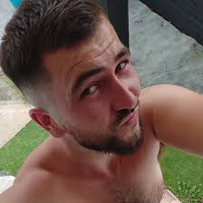 Hello, I'm looking for a kitchen fitter/remover in Portsmoth. I currently  have some damage