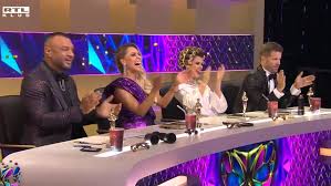 Feb 09, 2020 last air date : Gumicukor Valoszinuleg Nem Sokan Lepodtek Meg Azon Kit Rejt A Banan Jelmeze Velvet