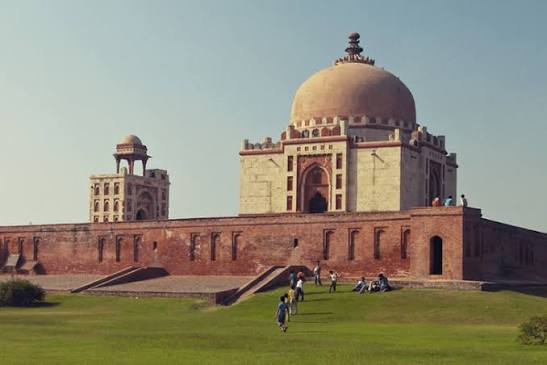 Amritsar to Sonipat Taxi Service