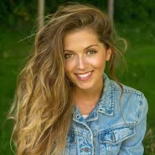 C'est alison salapic qui a obtenu l'écharpe tant convoitée et qui aura l'honneur de. Anais Berthomier Miss Limousin 2017 Pour Miss France 2018 Photos Facebook