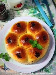 Tidak bisa dipungkiri kenikmatan roti sobek memang istimewa, dengan tekstur empuk, bantet, dan lembut saat dimakan, membuat siapapun tidak ingin berhenti menikmatinya. Resep Roti Sobek Baking Pan New Resep Roti Sobek Panggang Di Kompor Masukkan Adonan Ke Teflon Lalu Tutup