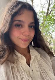 Isabelle Mathers: Style, Dance, and Trends