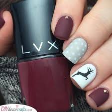 Nail art tutorials provide the best guidelines a perfect nail art pattern however if you are too bad with down here i am presenting before you 15+ easy & simple christmas nails tutorials of 2017 for. Christmas Nail Designs A Collection Of Easy Christmas Nails