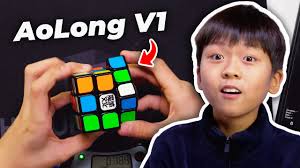 Yiheng tries old speed cubes