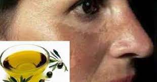 Selain membuat wajahmu lebih mulus, minyak zaitun juga berkhasiat dalam memberi warna kulit yang lebih putih dan cerah. Olive Oil Asli Khasiat Minyak Zaitun Untuk Wajah
