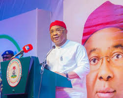 Show me an odogu, I'll show you his kinsman. (Ga Nentawe)