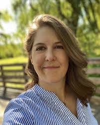 Julie Archer's Instagram, Twitter & Facebook