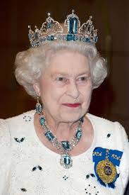 / numéro de référence : Flashback La Reine Elizabeth Ii En 12 Parures Extraordinaires Diademe Reine D Angleterre Diademes Royaux