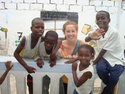 Selon les premiers éléments, le jeune homme aurait été écrasé par un chariot élévateur. Mission Humanitaire 16 Ans 17 Ans 18 Ans Chantier Jeunes Et Volontariat A L Etranger
