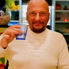 Oude liefde roest niet hè @alex.pastoor . Goed je weer gezien en gesproken  te hebben en dit wordt ook weer CAPO waardig …. @vestiti_del_capo