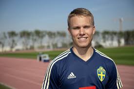 #rosenborg #eliteserien #rbk #ågehareide #jonathanaugustinsson høyt tempo og mange instrukser fra åge hareide, både felles og til individer. Missa Inte Jonathan Augustinssons Landslagsdebut