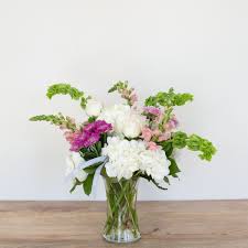 We also offer custom designed wedding we will guide you in selecting the appropriate arrangement to convey your heartfelt sentiments. Classic Spring Flemish Small Sparks Florist Reno Sparks Flower Delivery Sparks Florist Reno Sparks Flower Delivery
