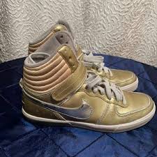 Thanks to technology like nike flyknit, even newer tech has hit the hardwood: Best 25 Deals For Nike Gold High Top Sneakers Poshmark