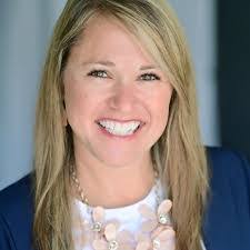 Kim Knapik's Instagram, Twitter & Facebook