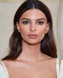 Hung Vanngo On Instagram Still Loving This Nomakeupmakeup Look On Emrata X Dior From A Few Years Ago In 2020 Brunette Makeup Hair Inspiration Color Daytime Makeup